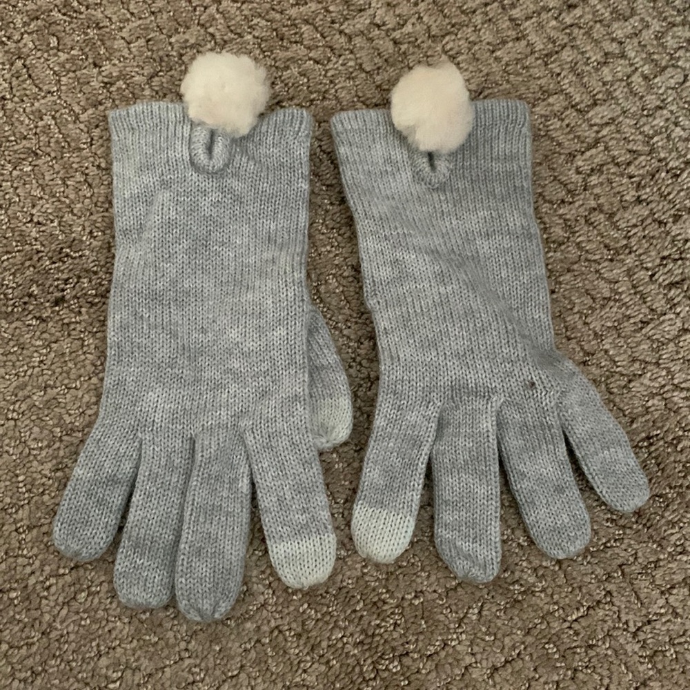 Uggs Knit Gloves with Pom Pom